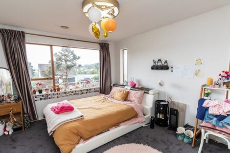 Photo of property in 1 Paddington Grove, Karori, Wellington, 6012