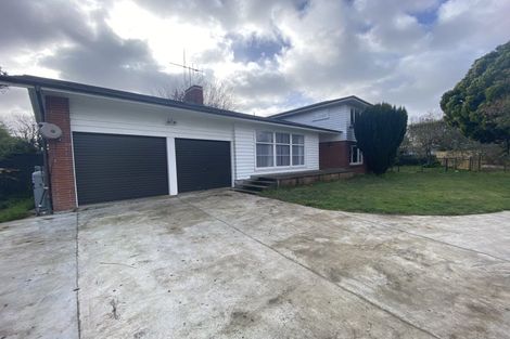 Photo of property in 27 Saint Albans Avenue, Hokowhitu, Palmerston North, 4410