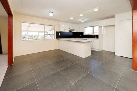 Photo of property in 307 Triangle Road, Massey, Auckland, 0614