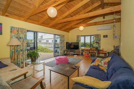 Photo of property in 15 Pipi Dune, Whitianga, 3510