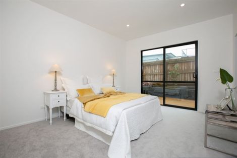 Photo of property in 15 Ti Kouka Place, Te Atatu Peninsula, Auckland, 0610