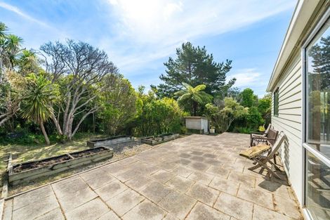 Photo of property in 22 Whitechapel Grove, Stokes Valley, Lower Hutt, 5019