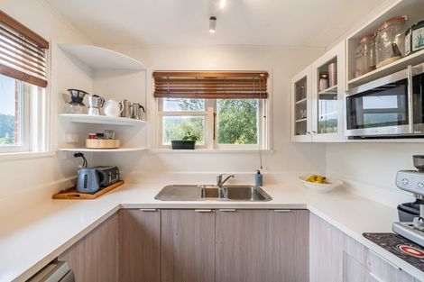 Photo of property in 51 Wyndham Road, Pinehaven, Upper Hutt, 5019