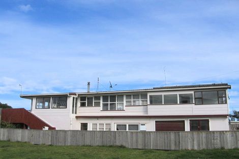 Photo of property in 32 Nelson Street, Foxton Beach, Foxton, 4815