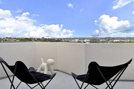 Photo of property in 10 San Lorenzo Rise, Henderson, Auckland, 0612