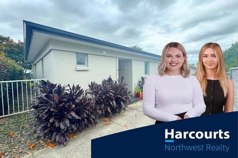 Photo of property in 86 Wiseley Road, West Harbour, Auckland, 0618