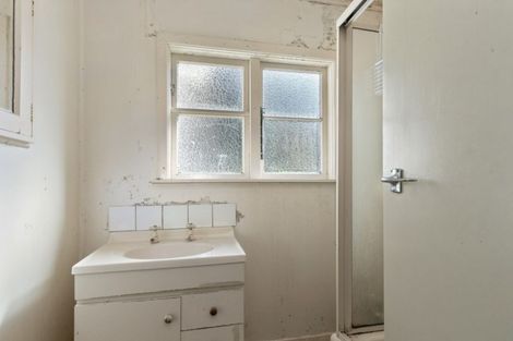 Photo of property in 195 Wellington Road, Wainuiomata, Lower Hutt, 5014