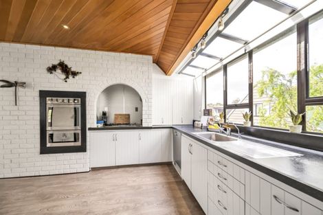 Photo of property in 10 Cornwall Street, Vauxhall, Dunedin, 9013