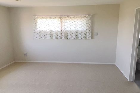 Photo of property in 23d Lexington Drive, Botany Downs, Auckland, 2010