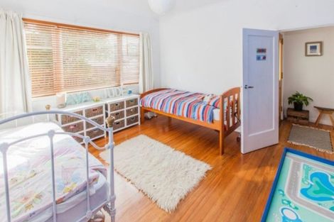 Photo of property in 31 Vincent Street, Waterloo, Lower Hutt, 5011