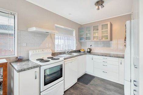 Photo of property in 2/4 Spring Grove, Henderson, Auckland, 0612