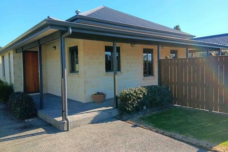 Photo of property in 24 Delta Mews Place, Clive, 4102