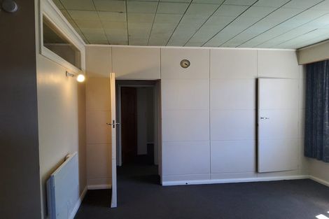 Photo of property in 2 Sugarloaf Road, Brooklyn, Wellington, 6021