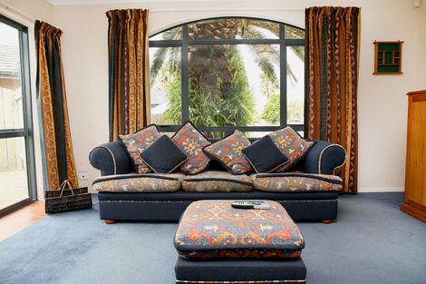 Photo of property in 25 Crannog Fen, Wattle Downs, Auckland, 2103