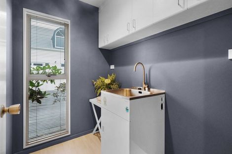 Photo of property in 4 Broadfell Avenue, Avonhead, Christchurch, 8042