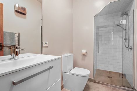 Photo of property in 1 Bradnor Road, Fendalton, Christchurch, 8052