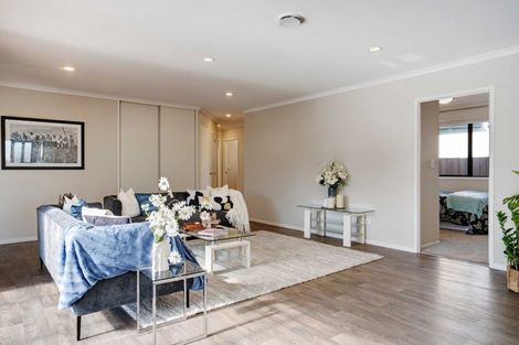 Photo of property in 27 Nimstedt Avenue, Oteha, Auckland, 0632