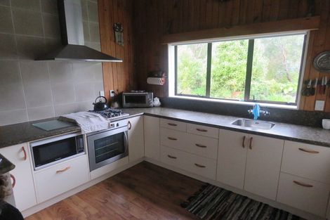 Photo of property in 20 Greenfield Street, Hector, 7822