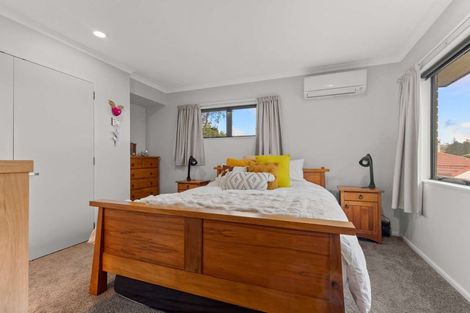 Photo of property in 17 Downing Place, Welcome Bay, Tauranga, 3112