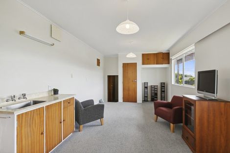 Photo of property in 56 Fyvie Avenue, Tawa, Wellington, 5028