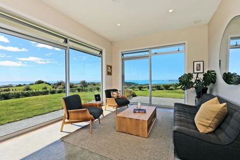 Photo of property in 140 Eskridge Drive, Eskdale, Napier, 4182