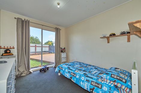 Photo of property in 36 Acacia Street, Kelvin Grove, Palmerston North, 4414