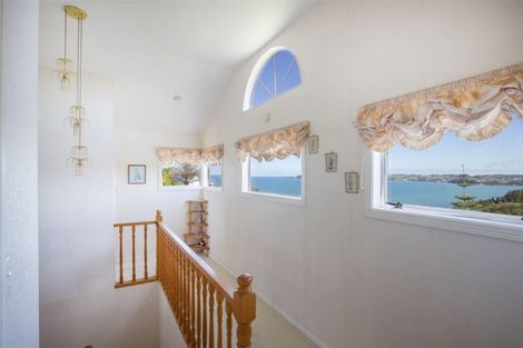 Photo of property in 6 Puriri Place, Sandspit, Warkworth, 0982