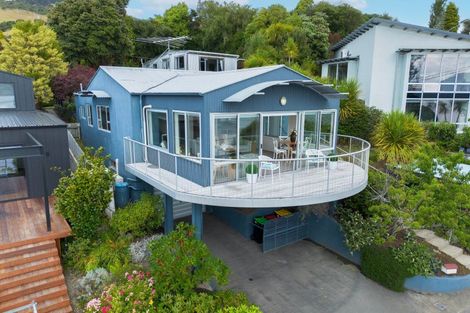 Photo of property in 40 Marine Parade, Macandrew Bay, Dunedin, 9014