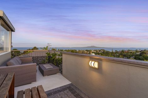 Photo of property in 27a Peter Terrace, Castor Bay, Auckland, 0620
