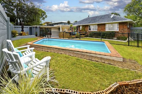 Photo of property in 45 Stottholm Road, Titirangi, Auckland, 0604