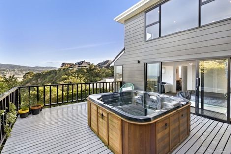 Photo of property in 5 Inverell Way, Seatoun, Wellington, 6022