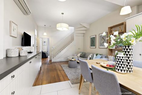 Photo of property in 5b Saint Mary Street, Thorndon, Wellington, 6011