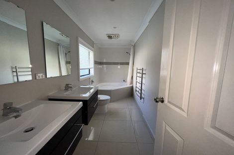 Photo of property in 2 Bellbird Rise, Murrays Bay, Auckland, 0630