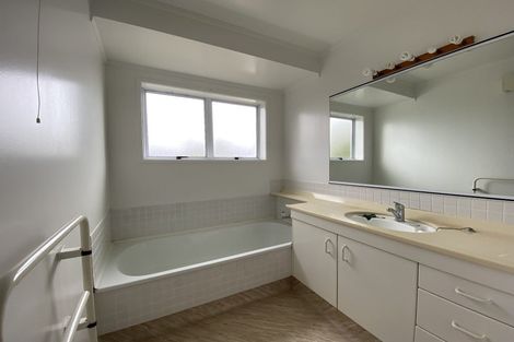 Photo of property in 1/80 Aberfeldy Avenue, Highland Park, Auckland, 2010