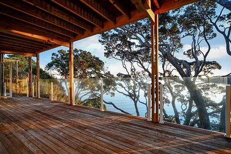 Photo of property in 74 Queen Street, Northcote Point, Auckland, 0627