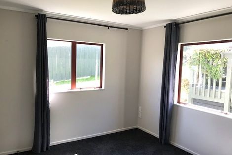 Photo of property in 111 Woodman Drive, Tawa, Wellington, 5028