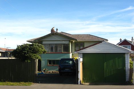 Photo of property in 156 Marine Parade, New Brighton, Christchurch, 8083