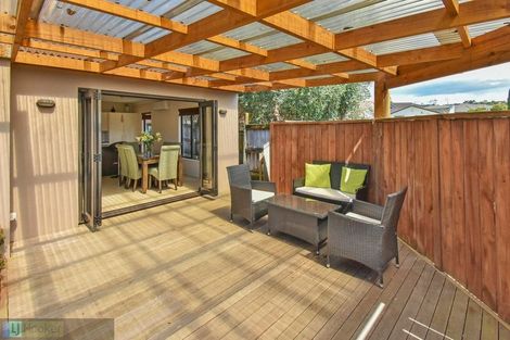 Photo of property in 318 Hill Road, The Gardens, Auckland, 2105
