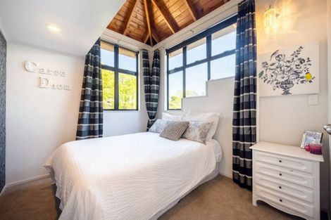 Photo of property in 16 Wainoni Heights, Greenhithe, Auckland, 0632