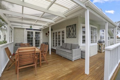 Photo of property in 28 Dorset Avenue, Westown, New Plymouth, 4310