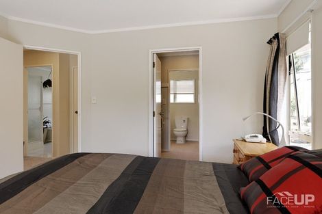 Photo of property in 9 Harbour Lights Close, West Harbour, Auckland, 0618