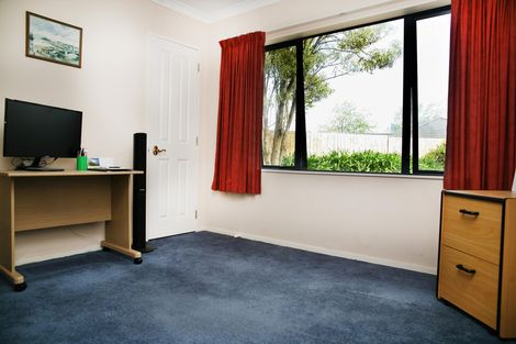 Photo of property in 25 Crannog Fen, Wattle Downs, Auckland, 2103