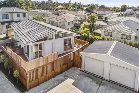 Photo of property in 17 Newland Grove, Henderson, Auckland, 0610