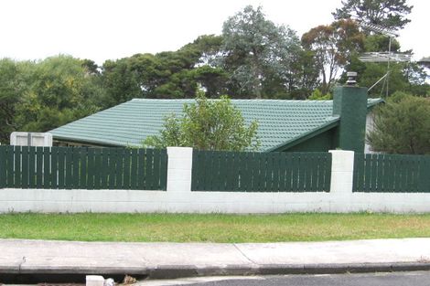 Photo of property in 30 Glencourt Place, Glenfield, Auckland, 0629