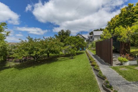 Photo of property in 33 Tauhinu Road, Greenhithe, Auckland, 0632