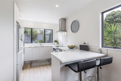 Photo of property in 1/9 Ellenbury Place, Stanmore Bay, Whangaparaoa, 0932