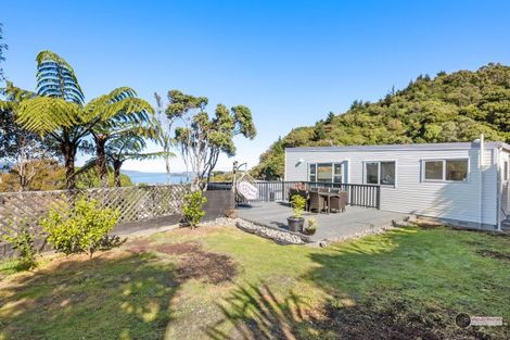 Photo of property in 73 Miromiro Road, Normandale, Lower Hutt, 5010
