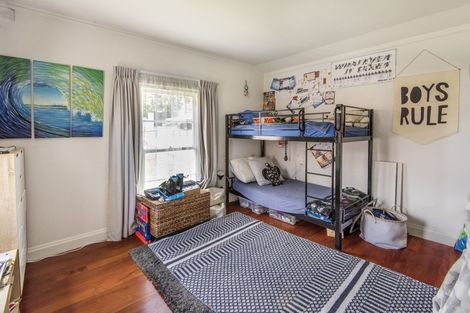 Photo of property in 89 Stanley Point Road, Stanley Point, Auckland, 0624