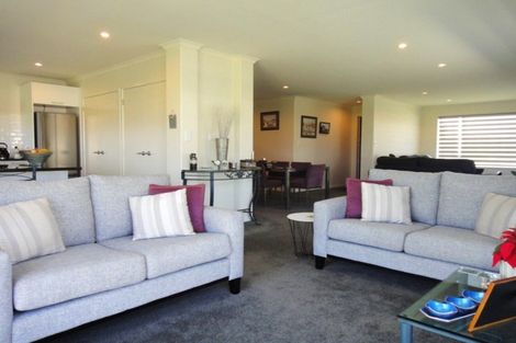 Photo of property in 6 Ara Kahika Lane, One Tree Point, 0118