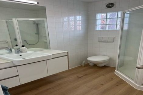 Photo of property in 1/241 Hurstmere Road, Takapuna, Auckland, 0622